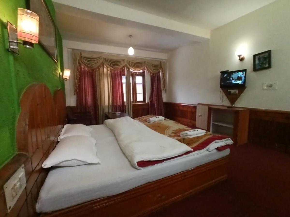 Hotel Him View Маналі Екстер'єр фото